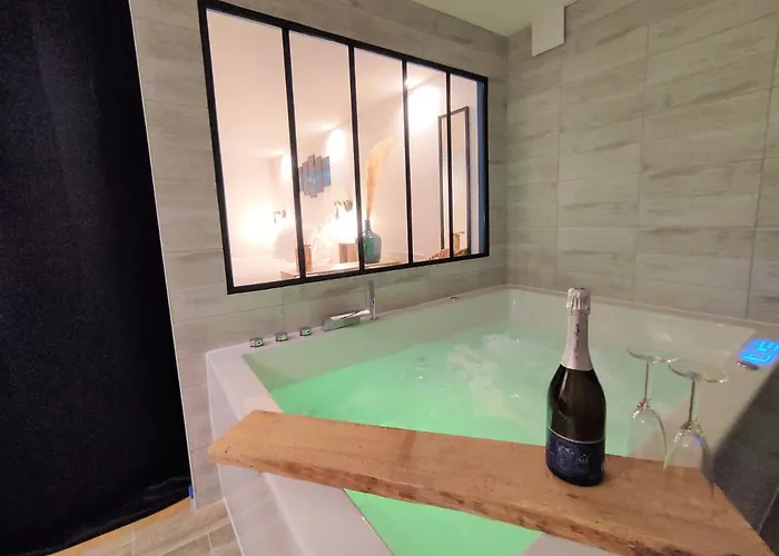 Maison De Ville, Balneo, 2 Parentales